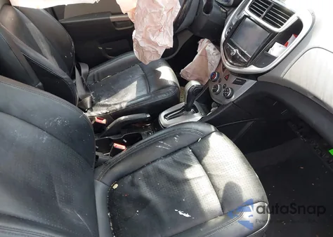 2017 Chevrolet Sonic Premier Auto z USA, uszkodzony, nr VIN 1G1JF5SB5H4118976